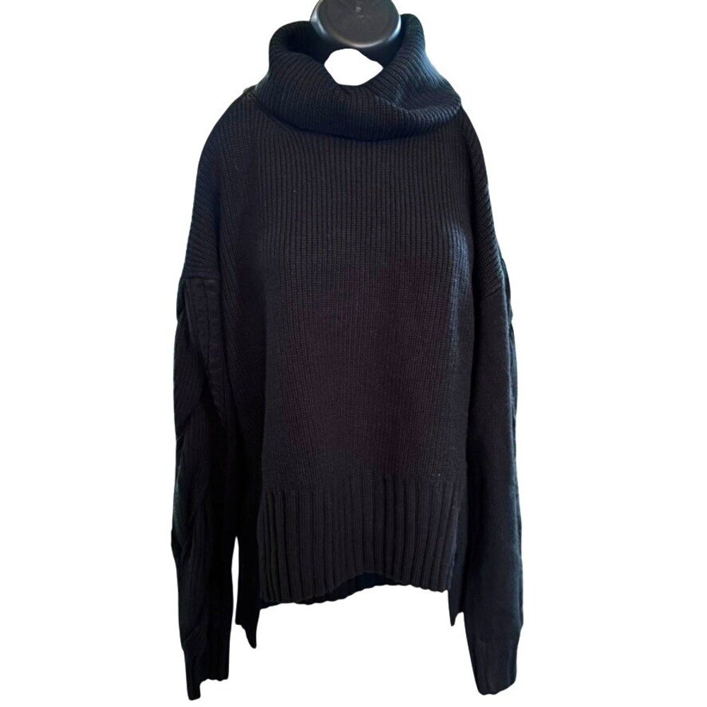 Anthro ASTR the Label Ariella Cut Out Sweater Sz S Black Chunky Cable Knit‎